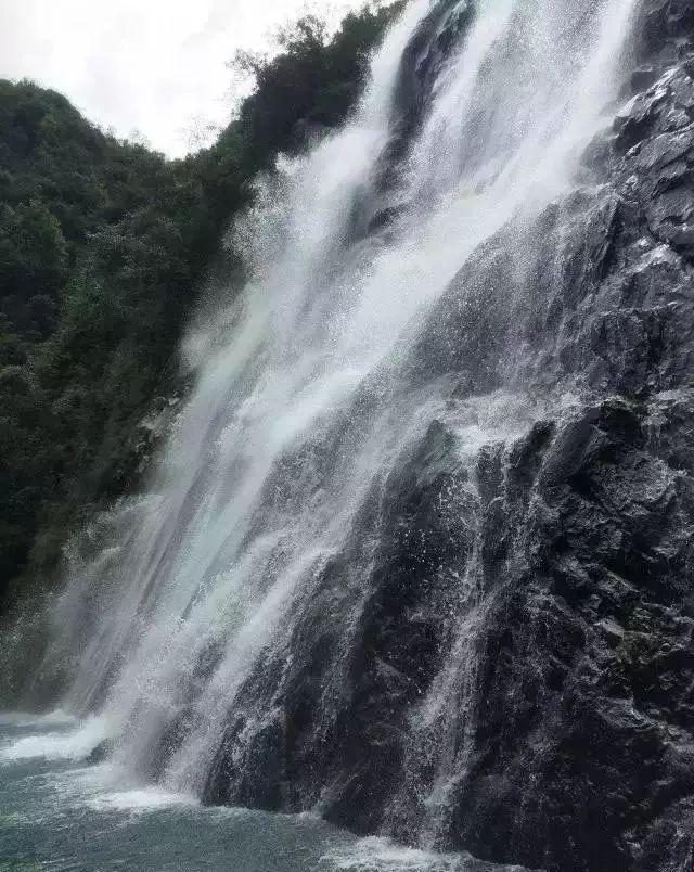旋转的圆球